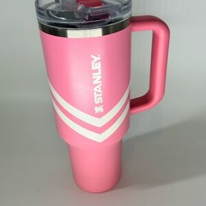 Stanley Pink and White Chevron Tumbler, flip straw, 40oz quencher